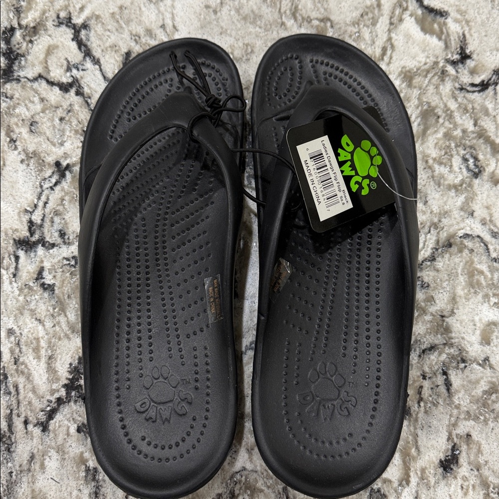 Dawgs Women’s flip flops Size 8 Black New with Tags
Sandals Beach Pool